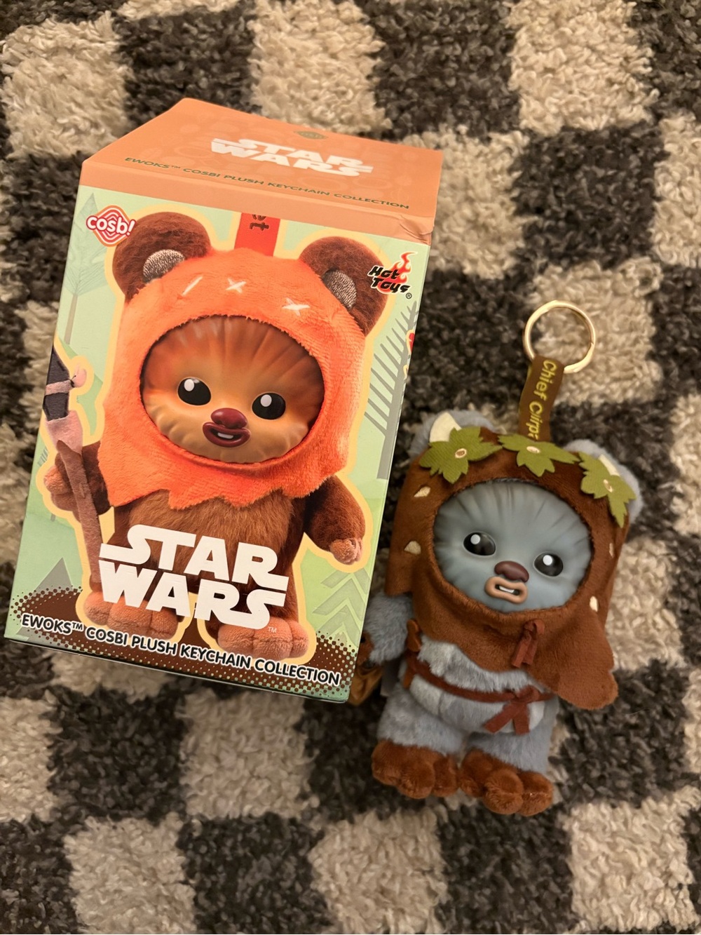 Star Wars Ewok Chief Chirpa Plush Keychain - Gray, Brown & Green - Picture 4 of 4